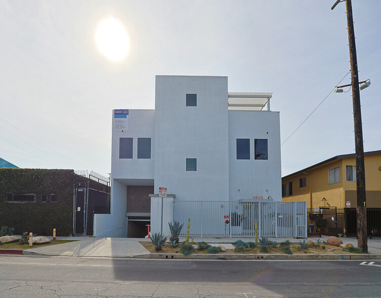 5802-5806 Willoughby Ave, Los Angeles, CA en venta - Foto del edificio - Imagen 2 de 37