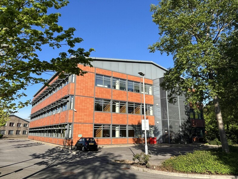 Fieldhouse Ln, Marlow en alquiler - Foto del edificio - Imagen 2 de 29