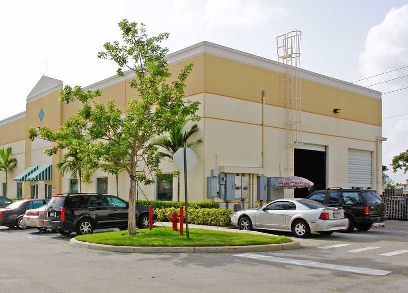 913-919 NW 31st Ave, Pompano Beach, FL en alquiler - Foto del edificio - Imagen 1 de 32