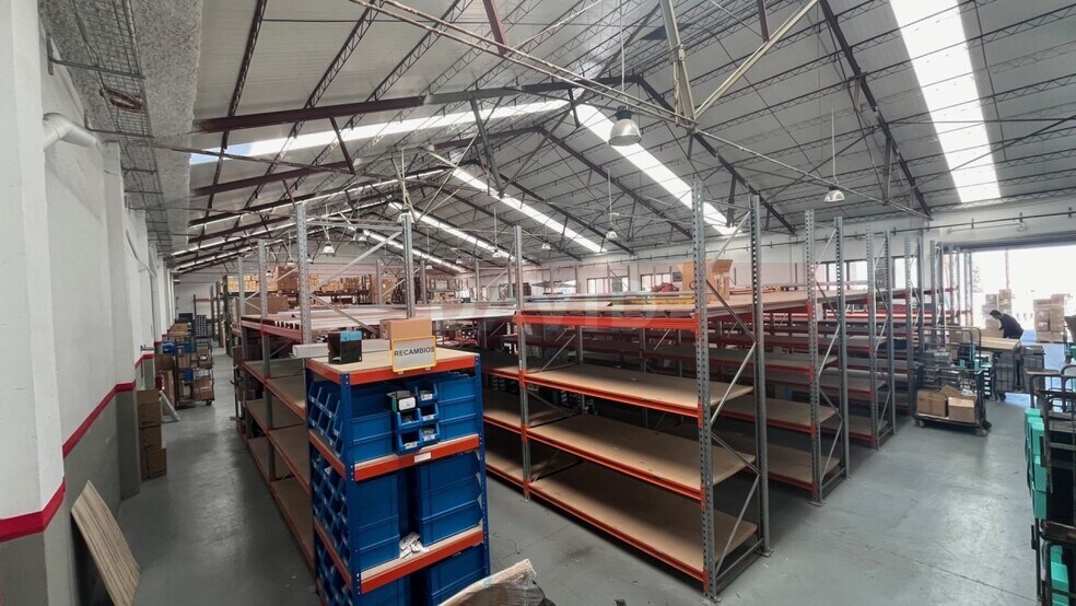 Nave en Cervelló, Barcelona en venta - Foto del edificio - Imagen 2 de 15