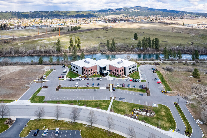 12939 E Pinecroft Way, Spokane Valley, WA en alquiler - Foto del edificio - Imagen 3 de 4