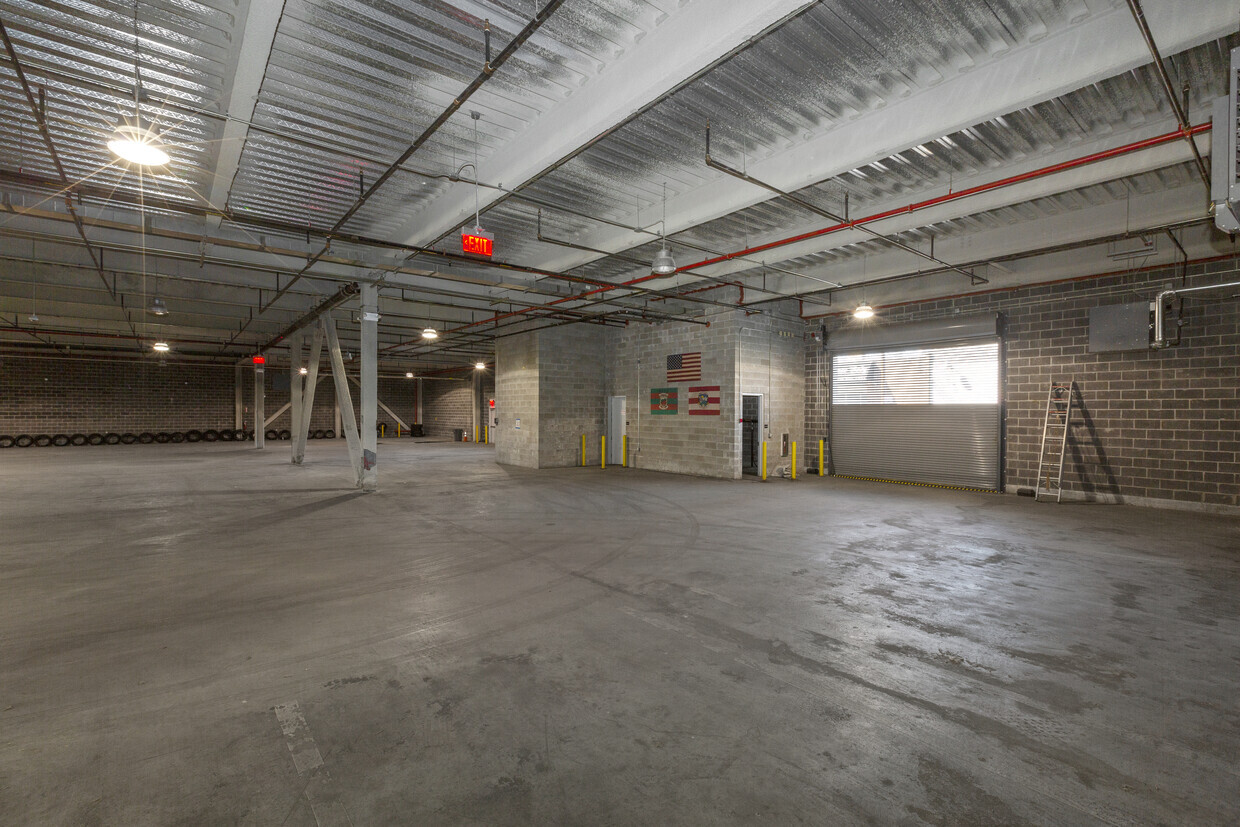 22-11 38th Ave, Long Island City, NY en alquiler Foto del interior- Imagen 1 de 8