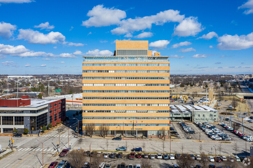 907 S Detroit Ave, Tulsa, OK en alquiler - Foto del edificio - Imagen 2 de 7