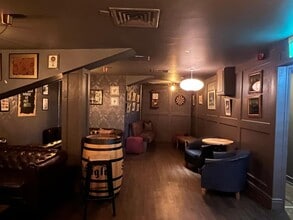 44 High St, Cowbridge en venta Foto del interior- Imagen 2 de 4