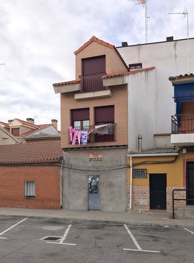 Más detalles de Calle Hermano Eusebio, 2, Yeles - Edificio residencial​ en venta