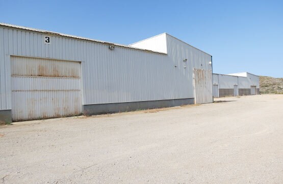 Nave cartera de 2 inmuebles en venta en LoopNet.es - Foto del edificio - Imagen 3 de 22