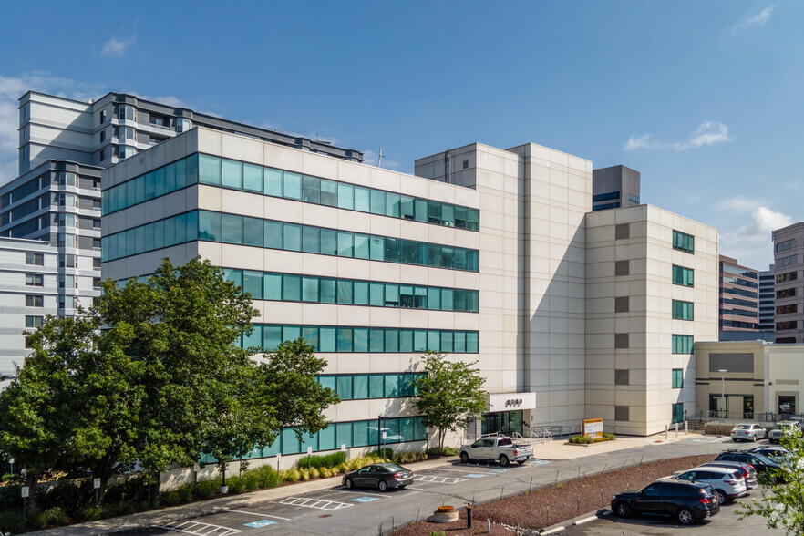 8380 Colesville Rd, Silver Spring, MD en alquiler - Foto del edificio - Imagen 2 de 8