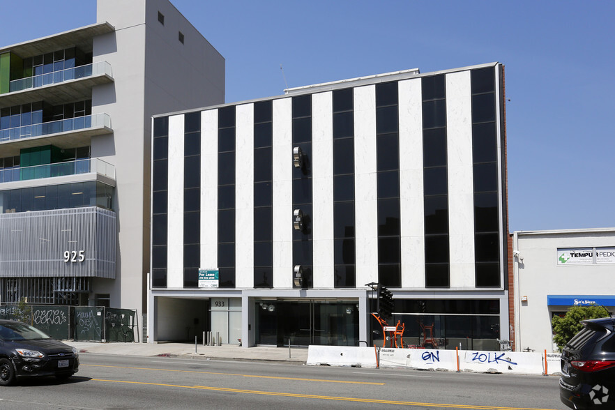 933 N La Brea Ave, Los Angeles, CA en venta - Foto del edificio - Imagen 3 de 6