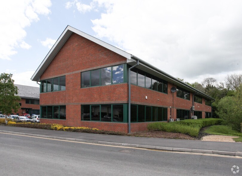 Blenheim Rd, Marlborough en alquiler - Foto del edificio - Imagen 2 de 3