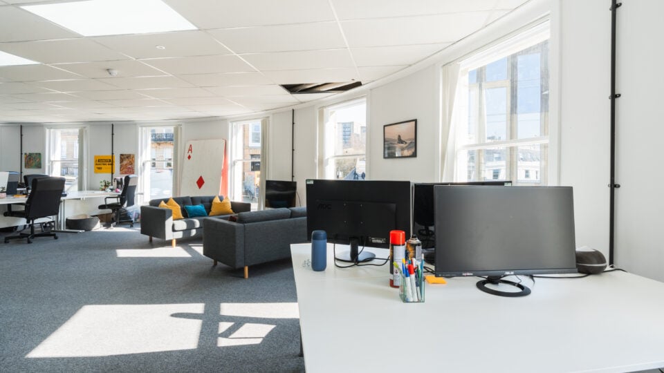 1-2 Woodside Pl, Glasgow, GLG G3 7QF - Unidad 4 -  - Foto del interior - Image 1 of 9