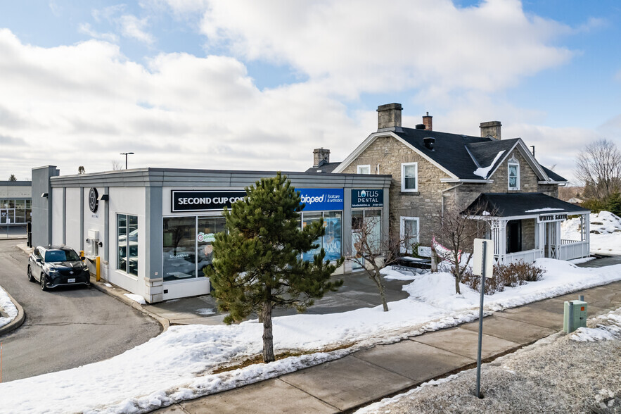 486 Hazeldean Rd, Ottawa, ON en venta - Foto del edificio - Imagen 2 de 26