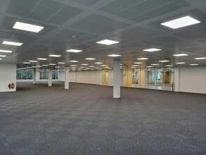 800 Pavilion Dr, Northampton en venta Foto del interior- Imagen 2 de 2