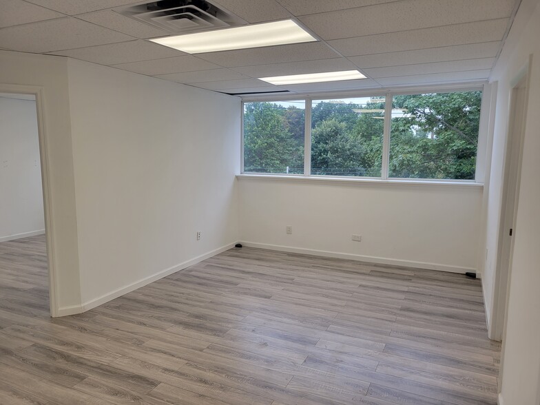 15302 Baisley Blvd, Jamaica, NY en alquiler - Foto del interior - Imagen 2 de 17