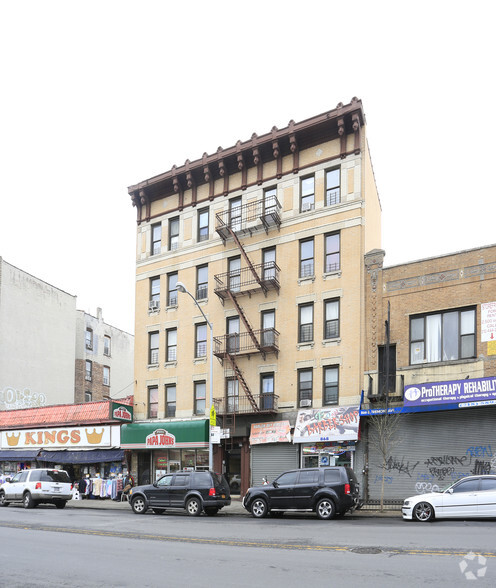 868 E Tremont Ave, Bronx, NY en alquiler - Foto del edificio - Imagen 2 de 3