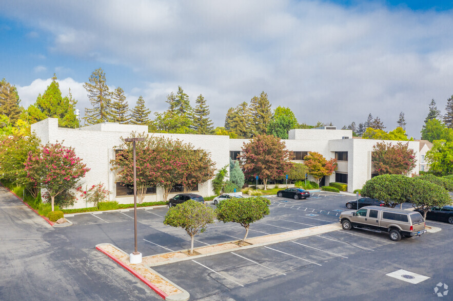 710 Lakeway Dr, Sunnyvale, CA en alquiler - Foto del edificio - Imagen 2 de 14