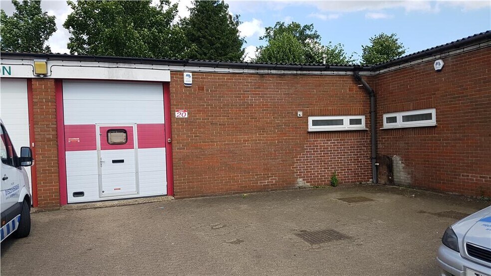 Westbury Clos, Dunstable en alquiler - Foto del edificio - Imagen 2 de 2
