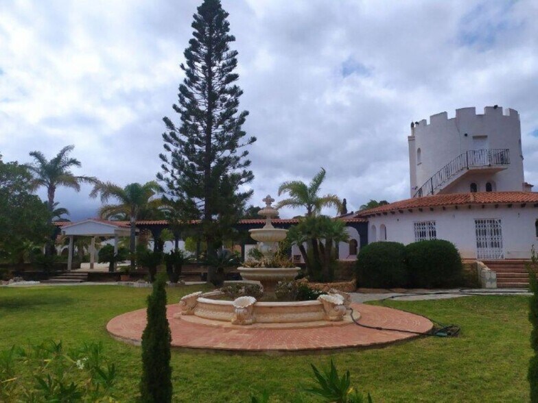 Hotel y hospedaje en L'Alfàs del Pi en venta - Foto del edificio - Imagen 2 de 13