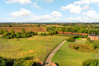 Main Rd, Newport Pagnell, BKM - Aérea  vista de mapa - Image1