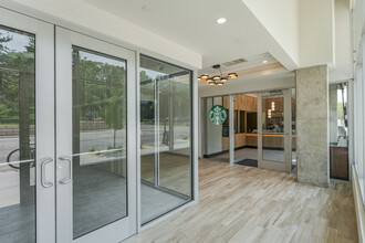 1101 2nd St SW, Rochester, MN en alquiler Foto del interior- Imagen 2 de 7