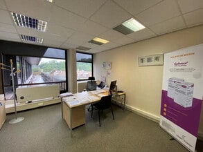 4-6 Rue D'Orleans, Saint-Cloud en venta Foto del interior- Imagen 2 de 4