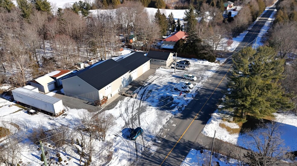 4372 Holmes Rd, Inverary, ON en alquiler - Foto del edificio - Imagen 1 de 7