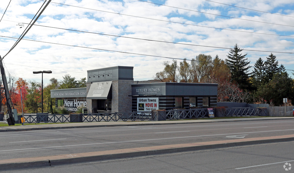 11488 Yonge St, Richmond Hill, ON en alquiler - Foto del edificio - Imagen 2 de 6