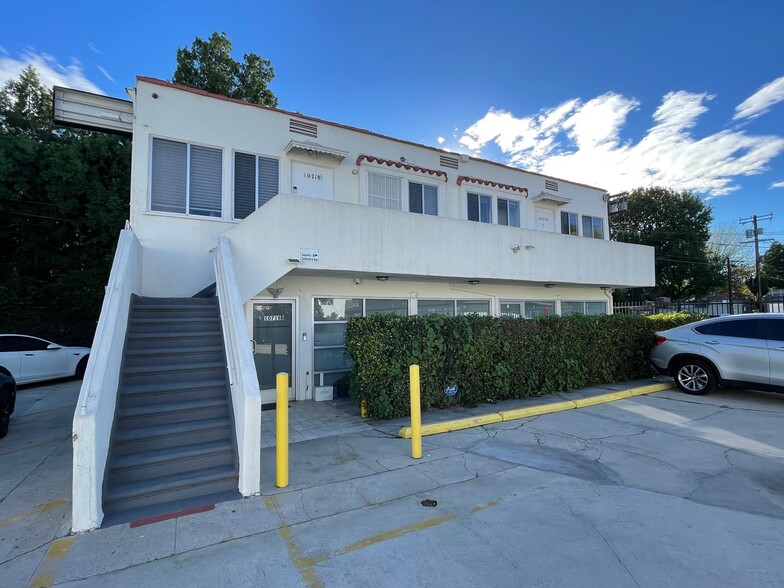 10720 Riverside Dr, North Hollywood, CA en alquiler - Foto del edificio - Imagen 2 de 12