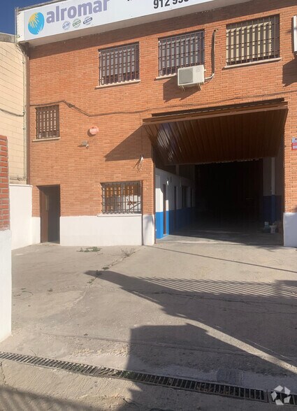 Calle de la Pirotécnia, 37B, Madrid, Madrid en alquiler - Foto del edificio - Imagen 3 de 6