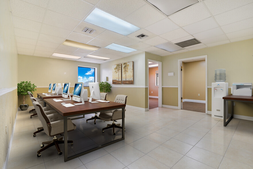 15291-15327 NW 60th Ave, Miami Lakes, FL en alquiler - Foto del interior - Imagen 2 de 3