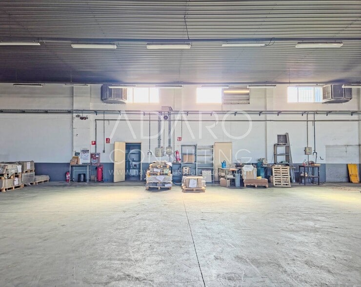 Nave en Fuenlabrada, Madrid en alquiler - Foto del edificio - Imagen 2 de 4