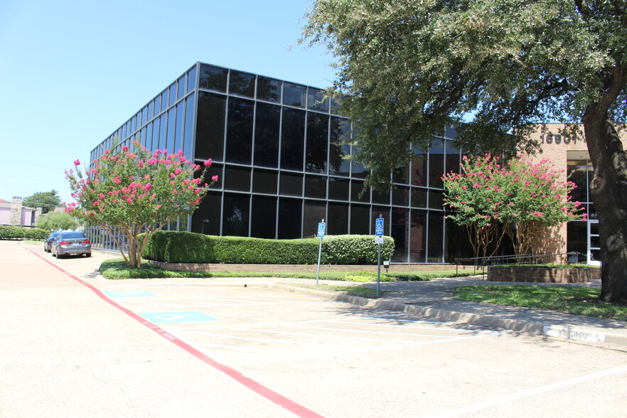 16901 N Dallas Pky, Addison, TX en alquiler - Foto del edificio - Imagen 3 de 9