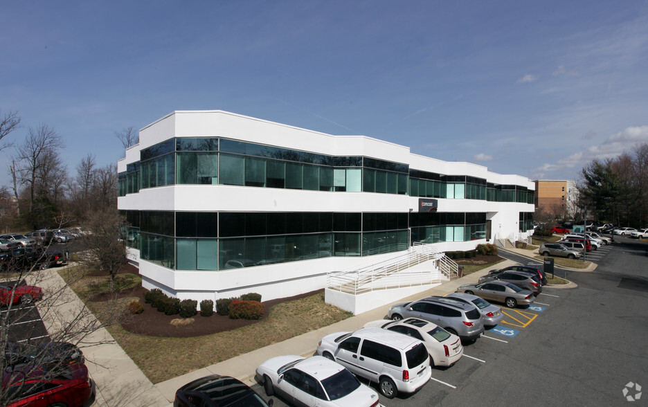 9315 Largo Dr W, Upper Marlboro, MD en alquiler - Foto del edificio - Imagen 1 de 4