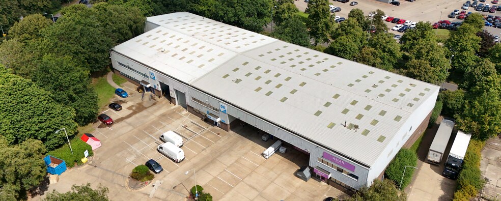 Units 3-6 Caley Close cartera de 2 inmuebles en venta en LoopNet.es - Foto del edificio - Imagen 3 de 3