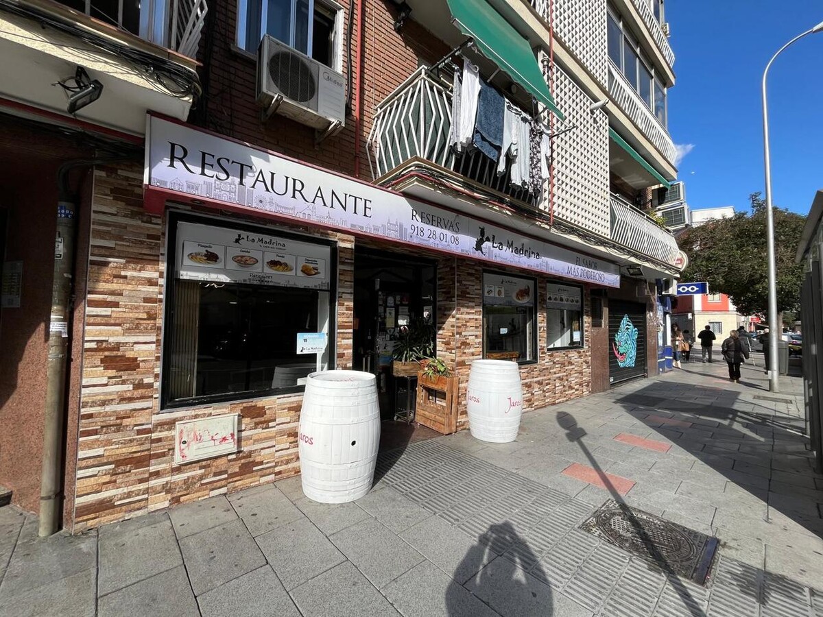 Madrid, MAD 28021 - Unidad Puerta 03 -  - Foto del interior - Image 1 of 16