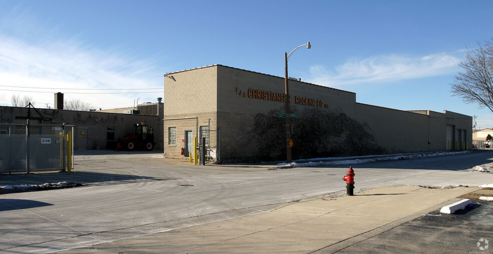 2201 W Purdue St, Milwaukee, WI en alquiler - Foto del edificio - Imagen 2 de 5