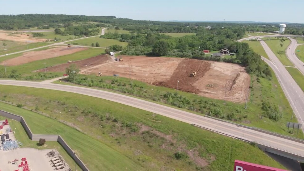 Highway 67 & Maple Street, Farmington, MO en venta - Vídeo de anuncio comercial - Imagen 2 de 13