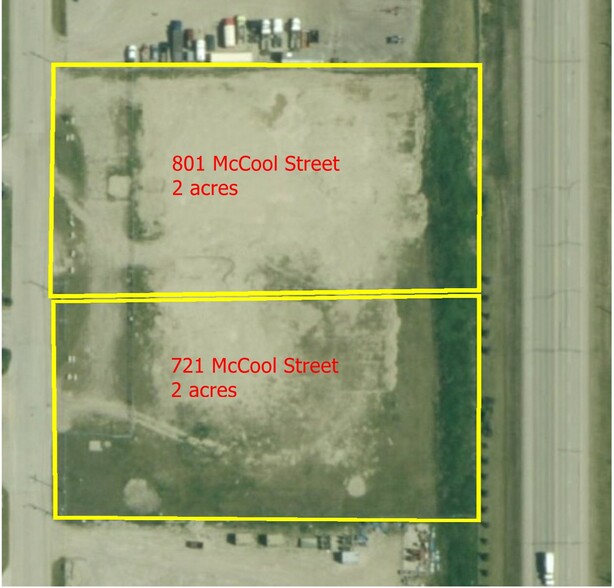 721 McCool St, Crossfield, AB en venta - Vista aérea - Imagen 2 de 3