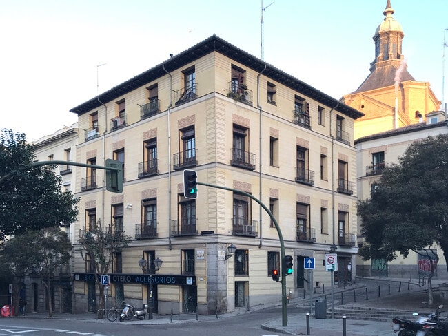 Más detalles de Plaza de la Cruz Verde, 1, Madrid - Edificio residencial​ en venta
