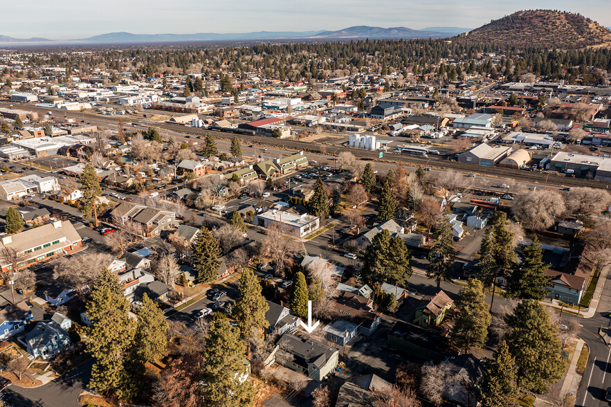 135 NW Greeley Ave, Bend, OR en alquiler - Foto del edificio - Imagen 3 de 13