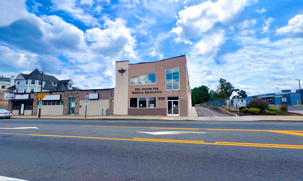 8015 Frankford Ave, Philadelphia, PA en alquiler - Foto del edificio - Imagen 2 de 24