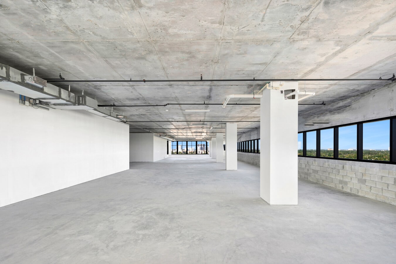 800 N Federal Hwy, Hallandale Beach, FL 33009 - Unidad PH1 - - Foto del interior - Image 1 of 1