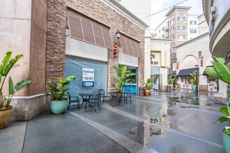 580 N Atlantic Blvd, Monterey Park, CA en alquiler Foto del edificio- Imagen 2 de 11