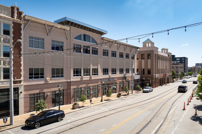 Más detalles de 6677-6683 Delmar Blvd, University City, MO - Oficina, local en alquiler