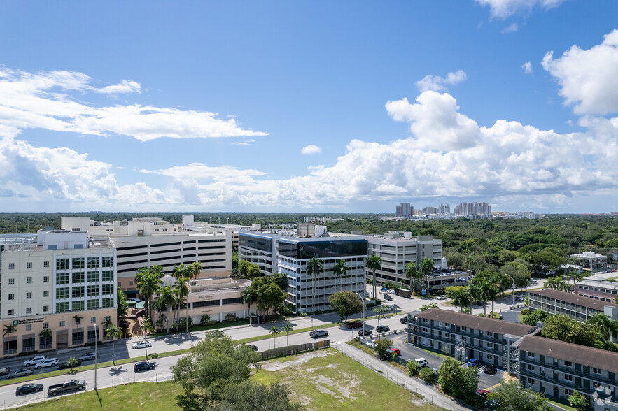 6262 Sunset Dr, Miami, FL en alquiler - Foto del edificio - Imagen 3 de 6