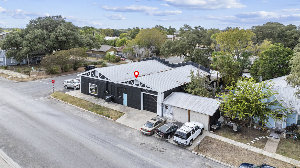 321 E Fannin St, Luling, TX en alquiler - Foto del edificio - Imagen 3 de 27