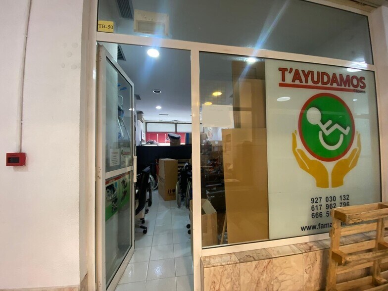 Local en Cáceres, Cáceres en venta - Foto del edificio - Imagen 2 de 2