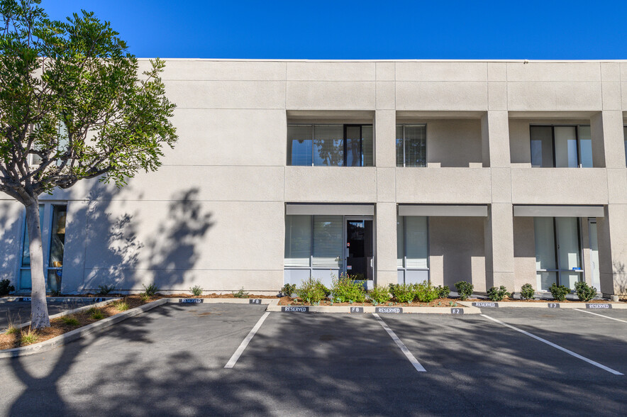 711 W 17th St, Costa Mesa, CA en venta - Foto del edificio - Imagen 1 de 55