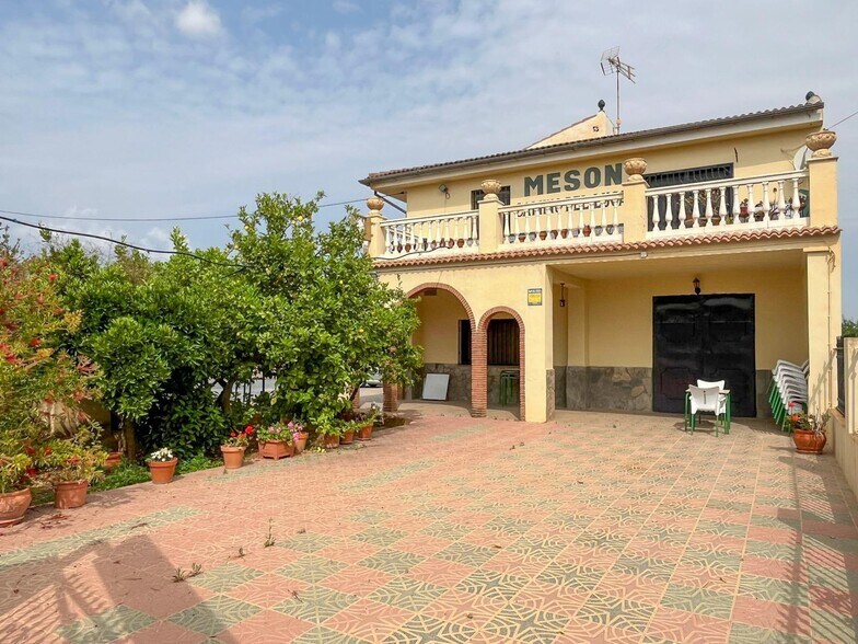 Local en Granada en venta - Foto del edificio - Imagen 2 de 21