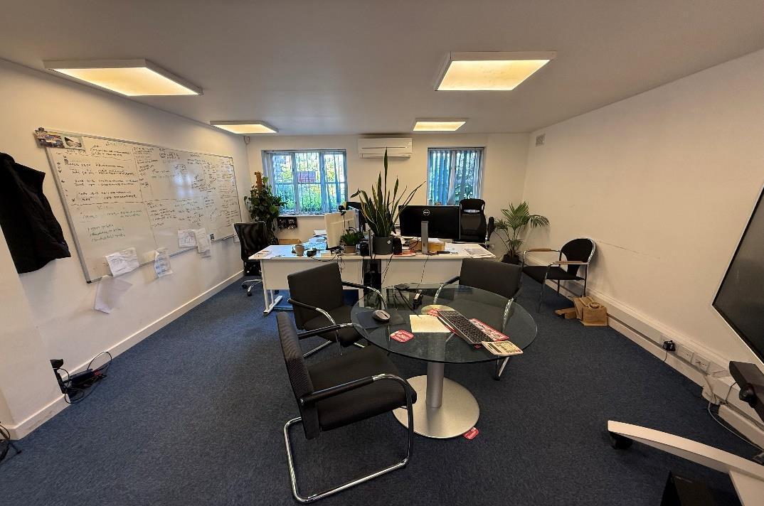 The Square, Sawbridgeworth, HRT CM21 9AE - Unidad Suite 1 - - Foto del interior - Image 2 of 3