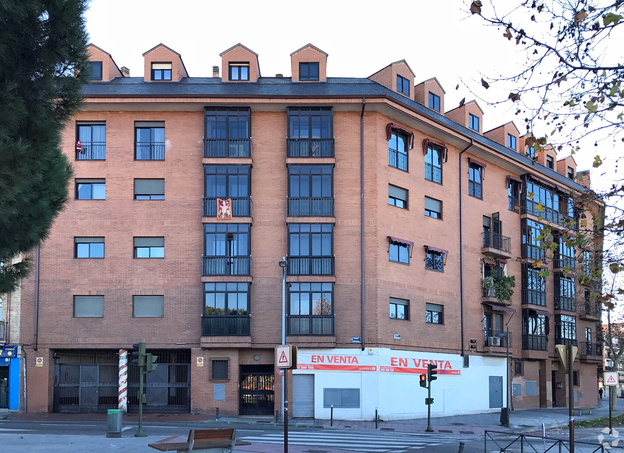 Edificio residencial en Alcorcón, Madrid en venta Foto principal- Imagen 1 de 3